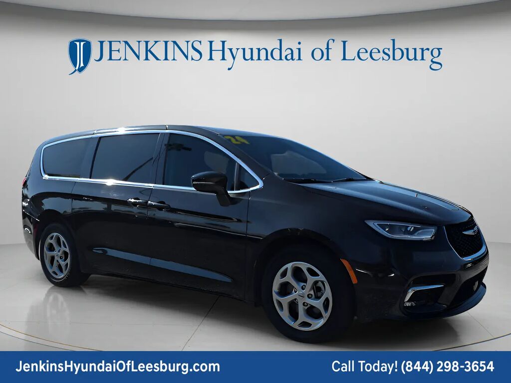2024 Chrysler Pacifica Limited — photo 1 of 13