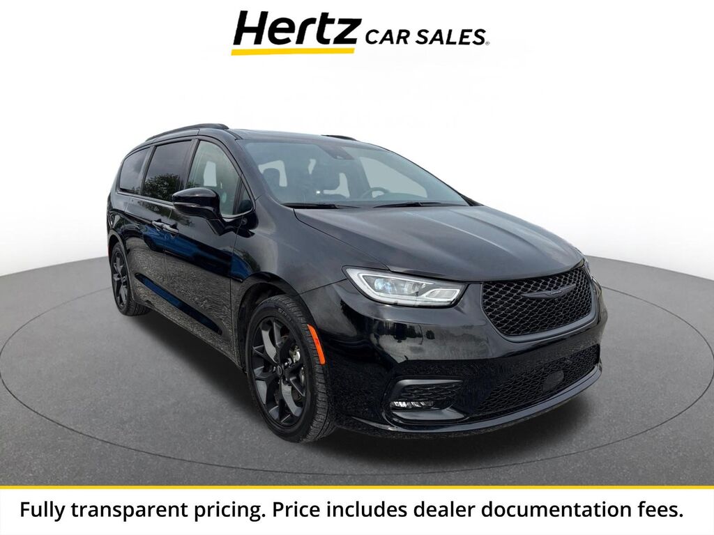 2025 Chrysler Pacifica Limited — photo 1 of 13