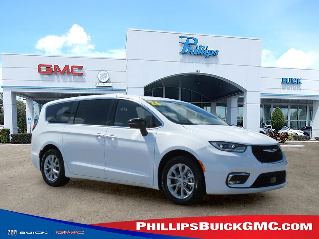 2026 Chrysler Pacifica Limited — photo 1 of 13