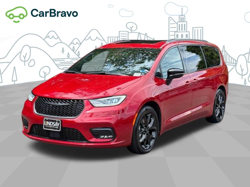 2025 Chrysler Pacifica Limited — photo 1 of 5