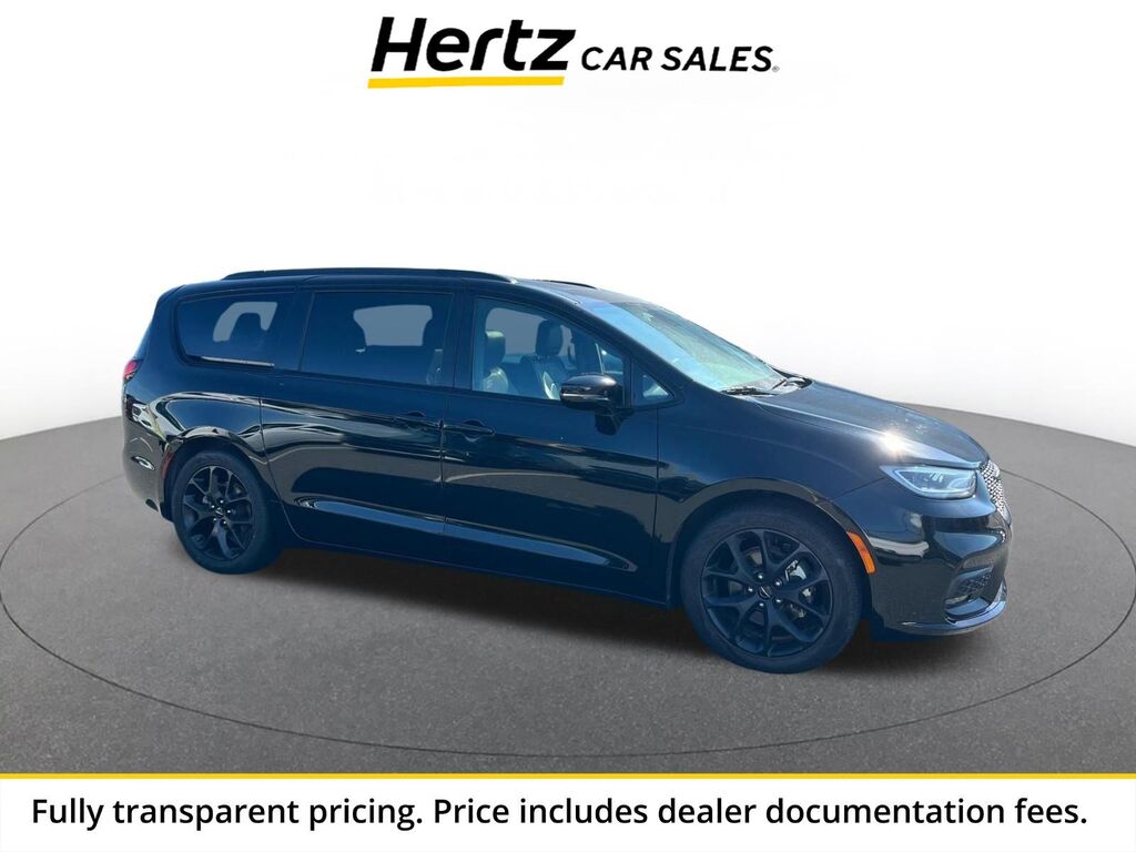 2025 Chrysler Pacifica Limited — photo 1 of 11