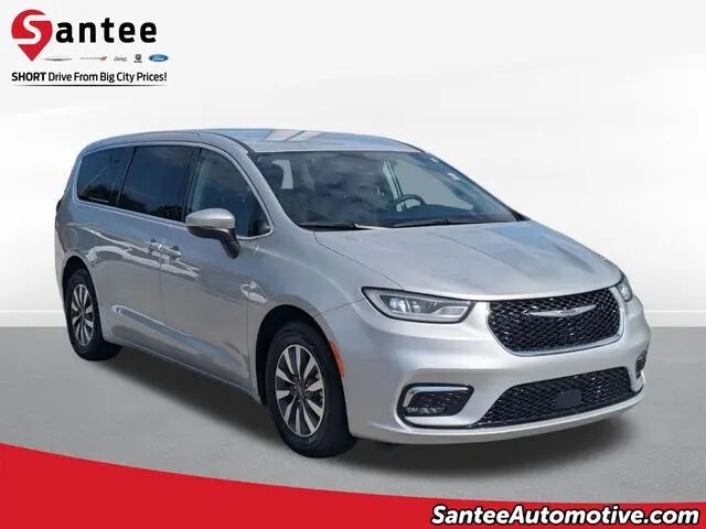 2023 Chrysler Pacifica Plug-In Hybrid Touring L