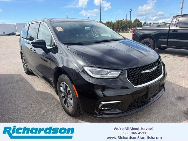 2023 Chrysler Pacifica Plug-In Hybrid Touring L