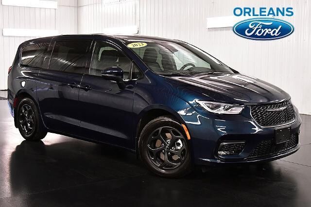 2023 Chrysler Pacifica Plug-In Hybrid Touring L