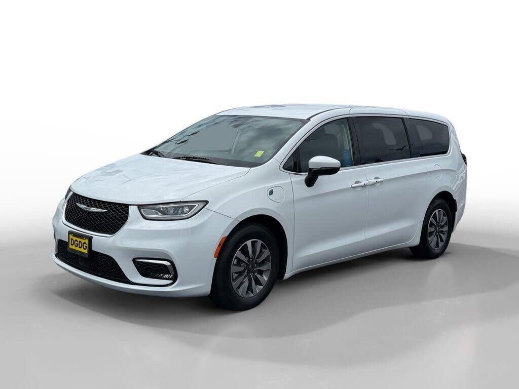 2023 Chrysler Pacifica Plug-In Hybrid Touring L