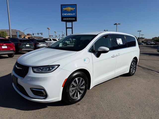 2023 Chrysler Pacifica Hybrid Touring L