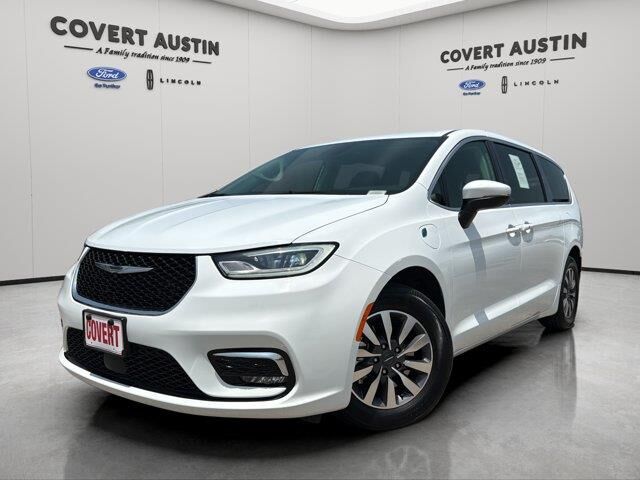 2023 Chrysler Pacifica Plug-In Hybrid Touring L — photo 1 of 1