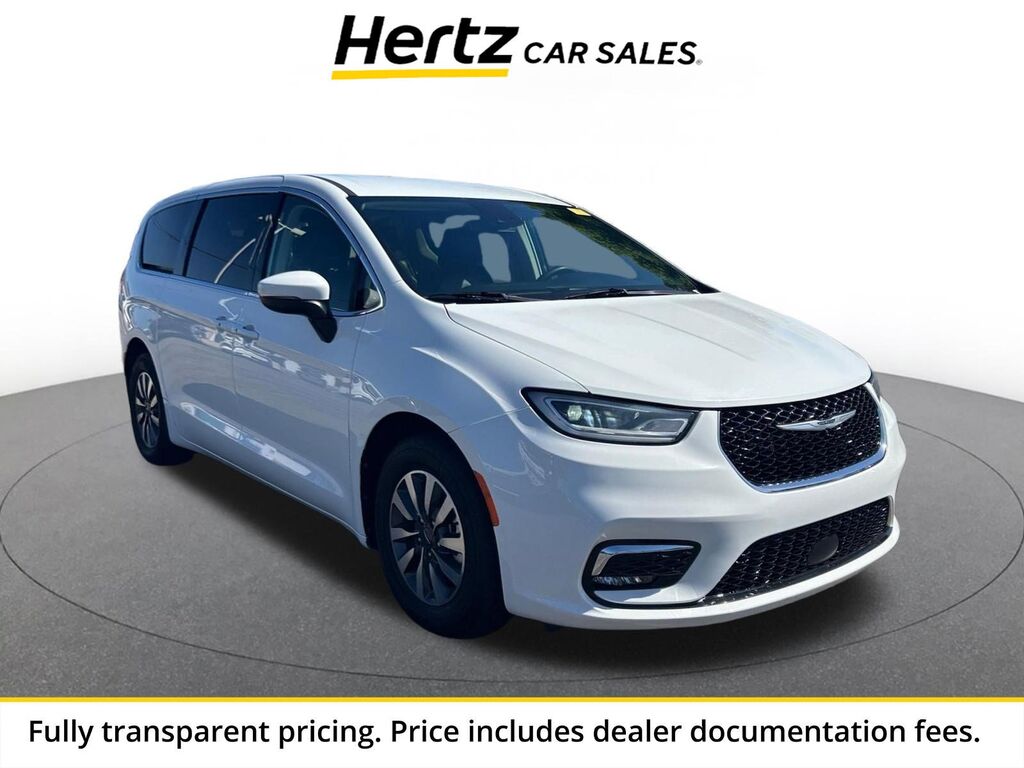 2023 Chrysler Pacifica Hybrid Touring L — photo 1 of 11