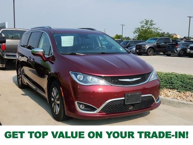 2020 Chrysler Pacifica Hybrid Limited — photo 1 of 4