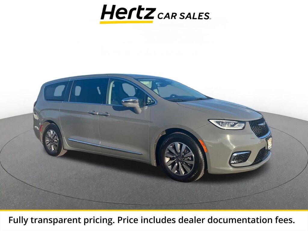 2022 Chrysler Pacifica Hybrid Limited — photo 1 of 11