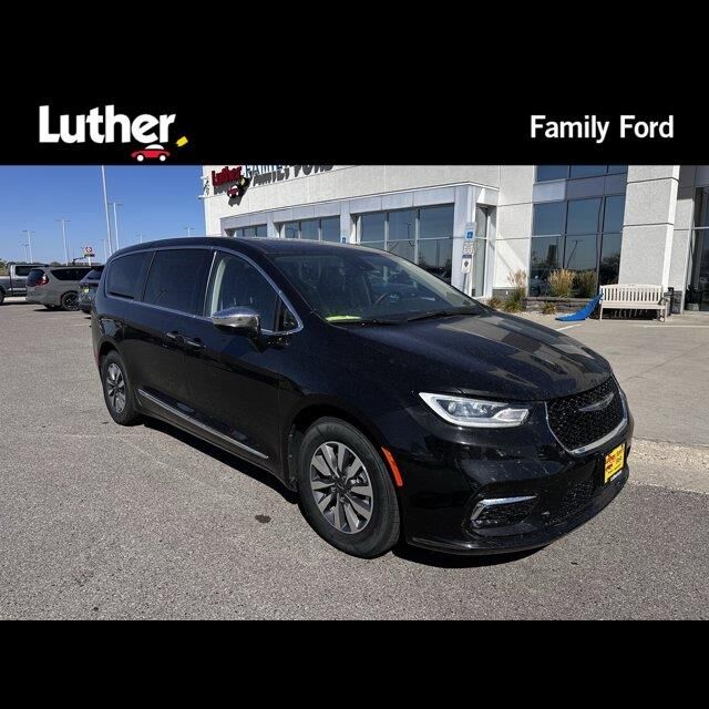 2023 Chrysler Pacifica Plug-In Hybrid Limited