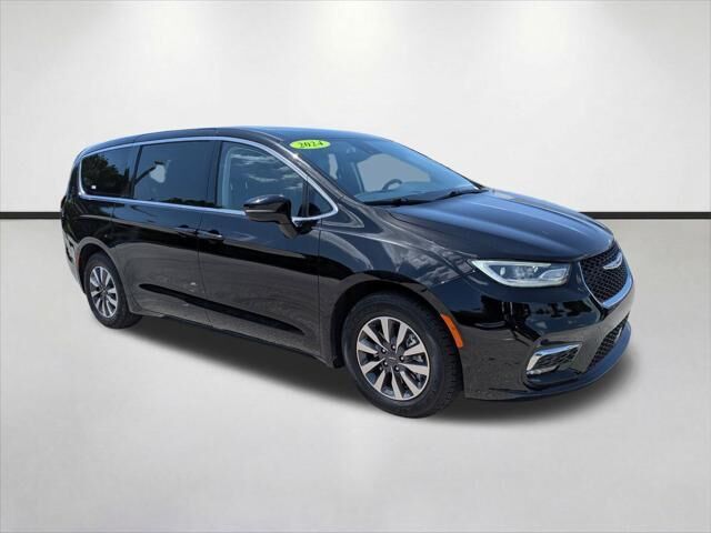 2024 Chrysler Pacifica Plug-In Hybrid Select