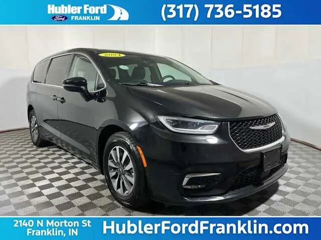 2024 Chrysler Pacifica Plug-In Hybrid Select — photo 1 of 13