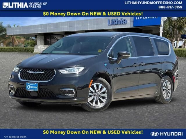 2024 Chrysler Pacifica Plug-In Hybrid Select