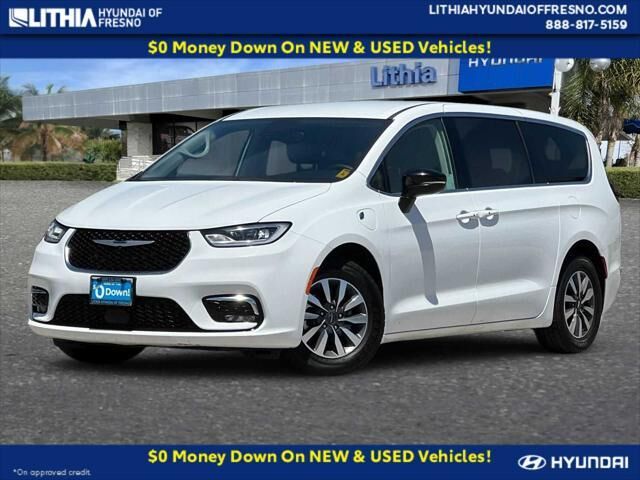 2024 Chrysler Pacifica Plug-In Hybrid Select