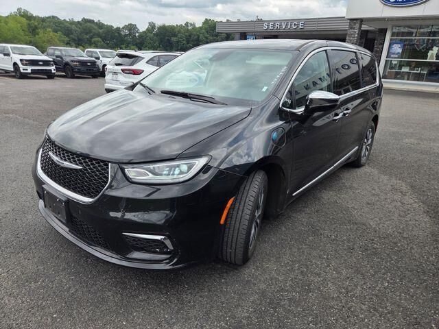 2023 Chrysler Pacifica Plug-In Hybrid Limited