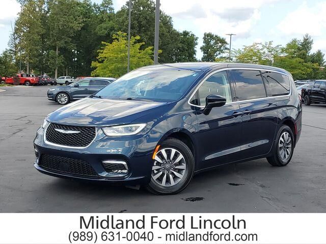 2024 Chrysler Pacifica Plug-In Hybrid Select