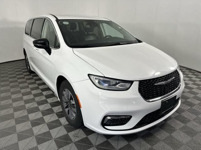 2024 Chrysler Pacifica Plug-In Hybrid Select