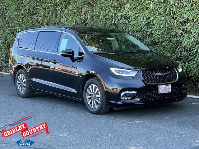 2024 Chrysler Pacifica Plug-In Hybrid Select