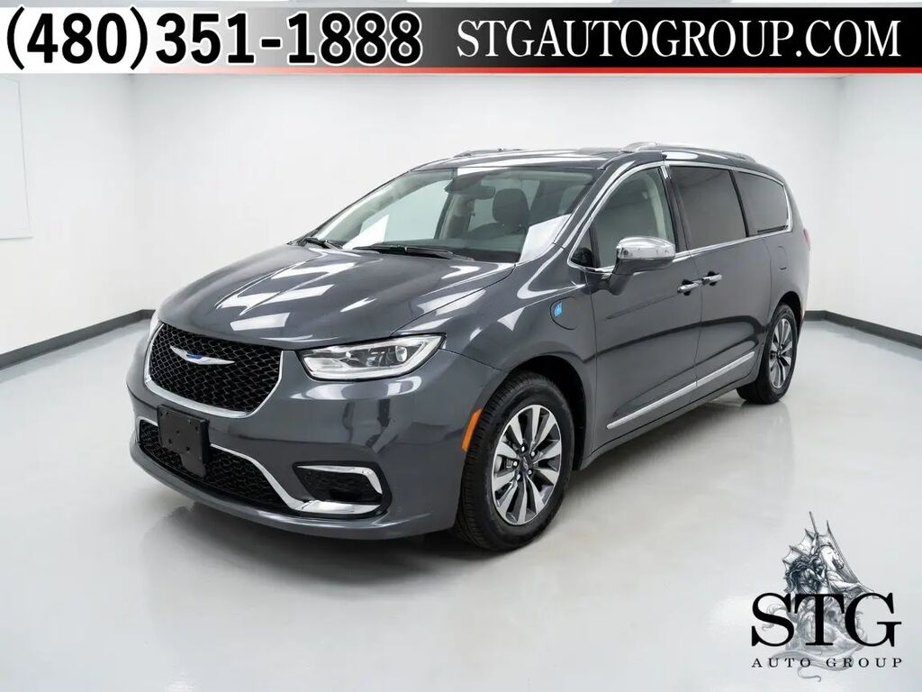 2021 Chrysler Pacifica Hybrid Limited — photo 1 of 13