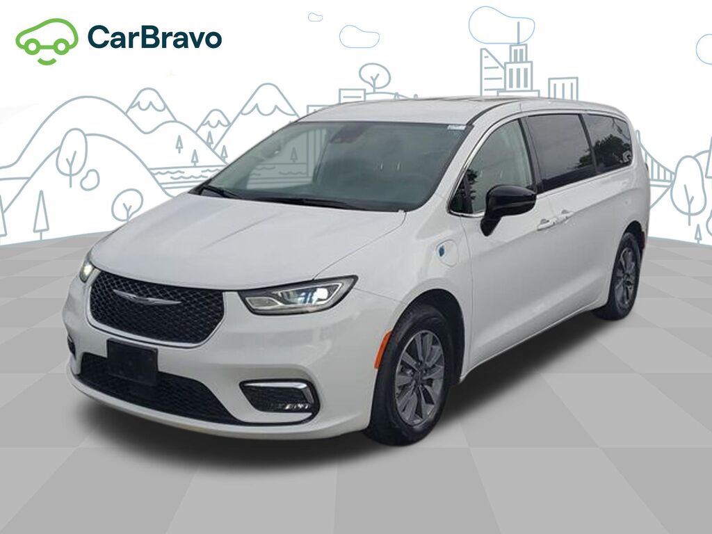 2024 Chrysler Pacifica Hybrid Select — photo 1 of 7