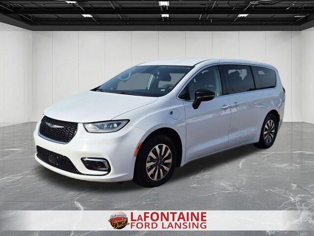 2024 Chrysler Pacifica Plug-In Hybrid Select