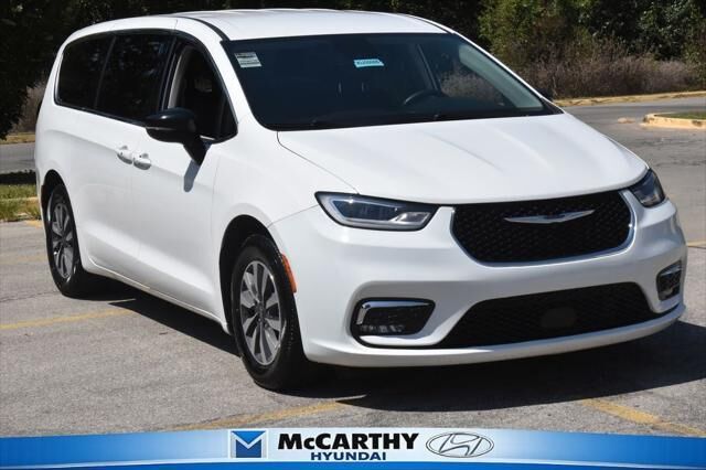 2024 Chrysler Pacifica Plug-In Hybrid Select