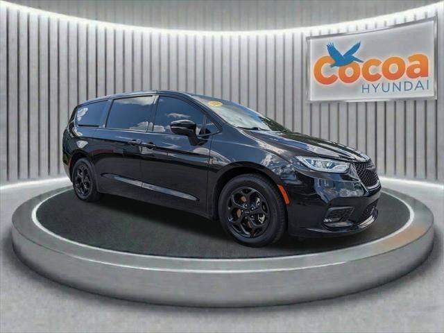 2024 Chrysler Pacifica Plug-In Hybrid S Appearance