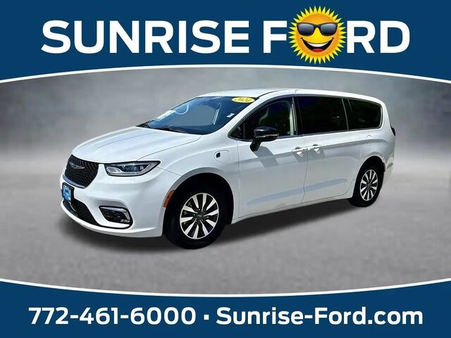 2024 Chrysler Pacifica Plug-In Hybrid Select