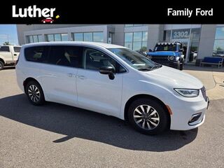 2024 Chrysler Pacifica Plug-In Hybrid Select