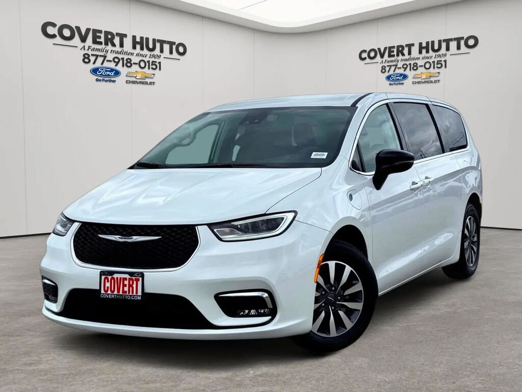 2024 Chrysler Pacifica Plug-In Hybrid Select
