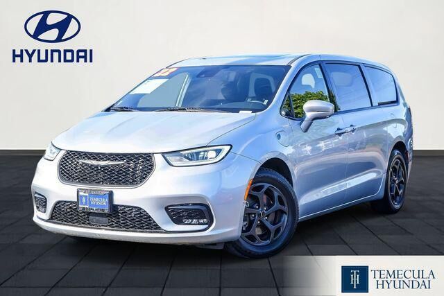 2022 Chrysler Pacifica Hybrid Limited — photo 1 of 12