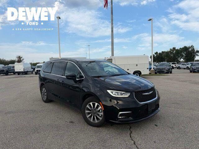 2025 Chrysler Pacifica Plug-In Hybrid Select