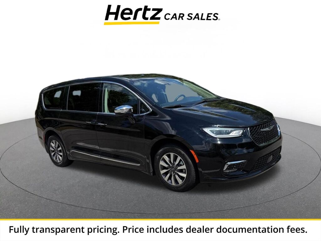 2023 Chrysler Pacifica Hybrid Limited — photo 1 of 1