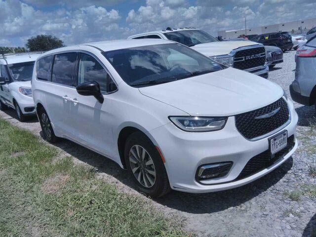 2024 Chrysler Pacifica Plug-In Hybrid Select