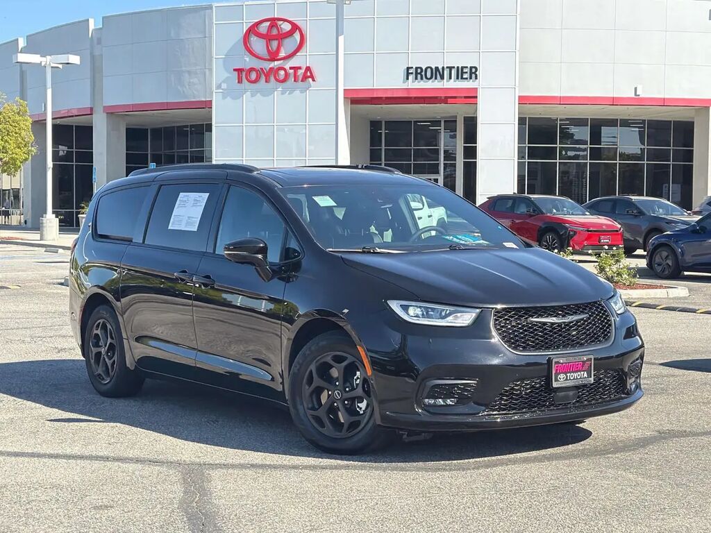 2025 Chrysler Pacifica Plug-In Hybrid Premium S Appearance