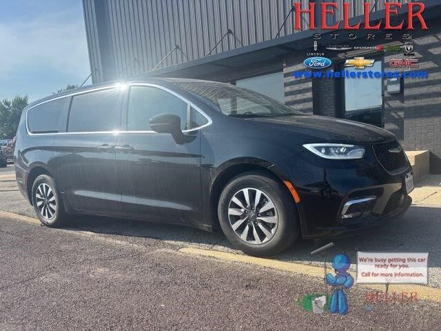 2024 Chrysler Pacifica Plug-In Hybrid Select