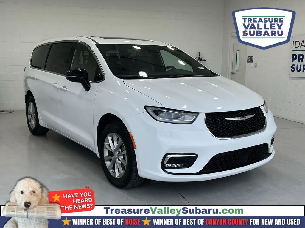 2026 Chrysler Pacifica Limited — photo 1 of 13