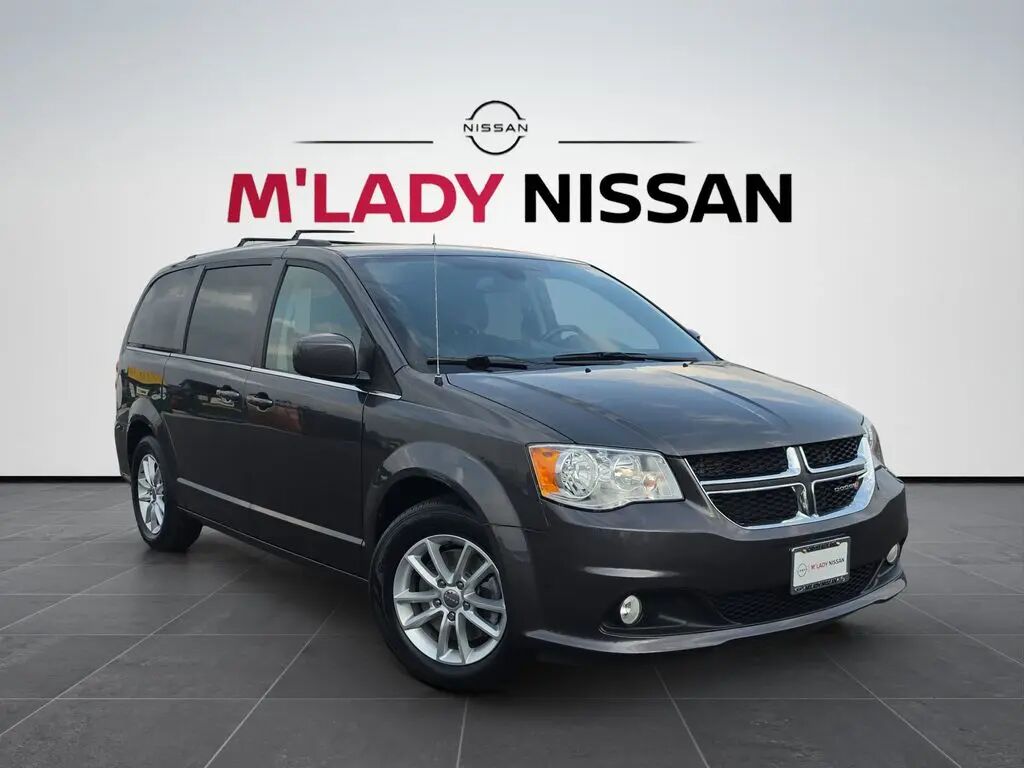 2020 Dodge Grand Caravan SXT — photo 1 of 12