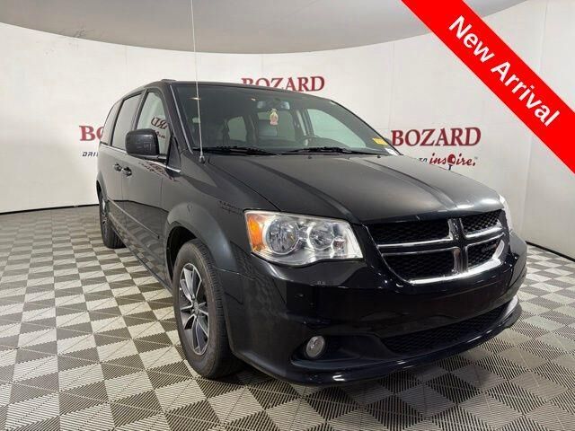 2017 Dodge Grand Caravan SXT — photo 1 of 13