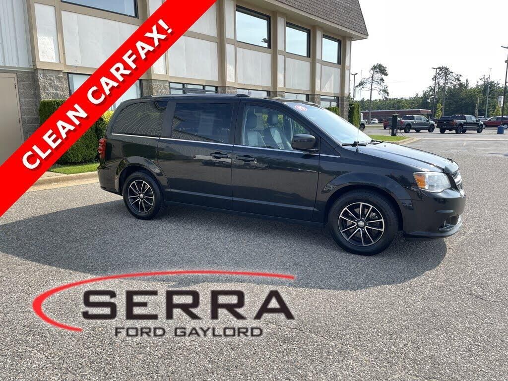 2019 Dodge Grand Caravan SXT — photo 1 of 1