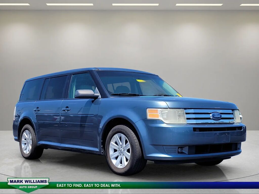 2010 Ford Flex SE — photo 1 of 10