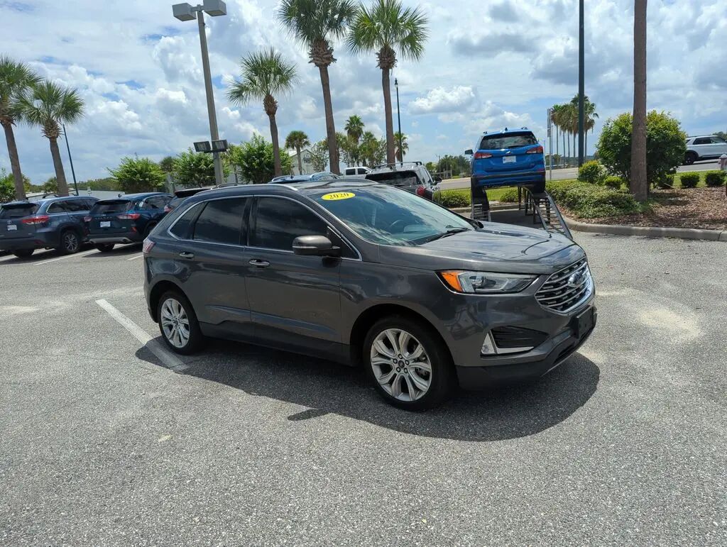 2020 Ford Edge Titanium — photo 1 of 10