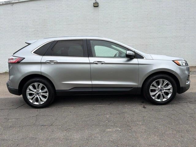 2020 Ford Edge Titanium — photo 1 of 13