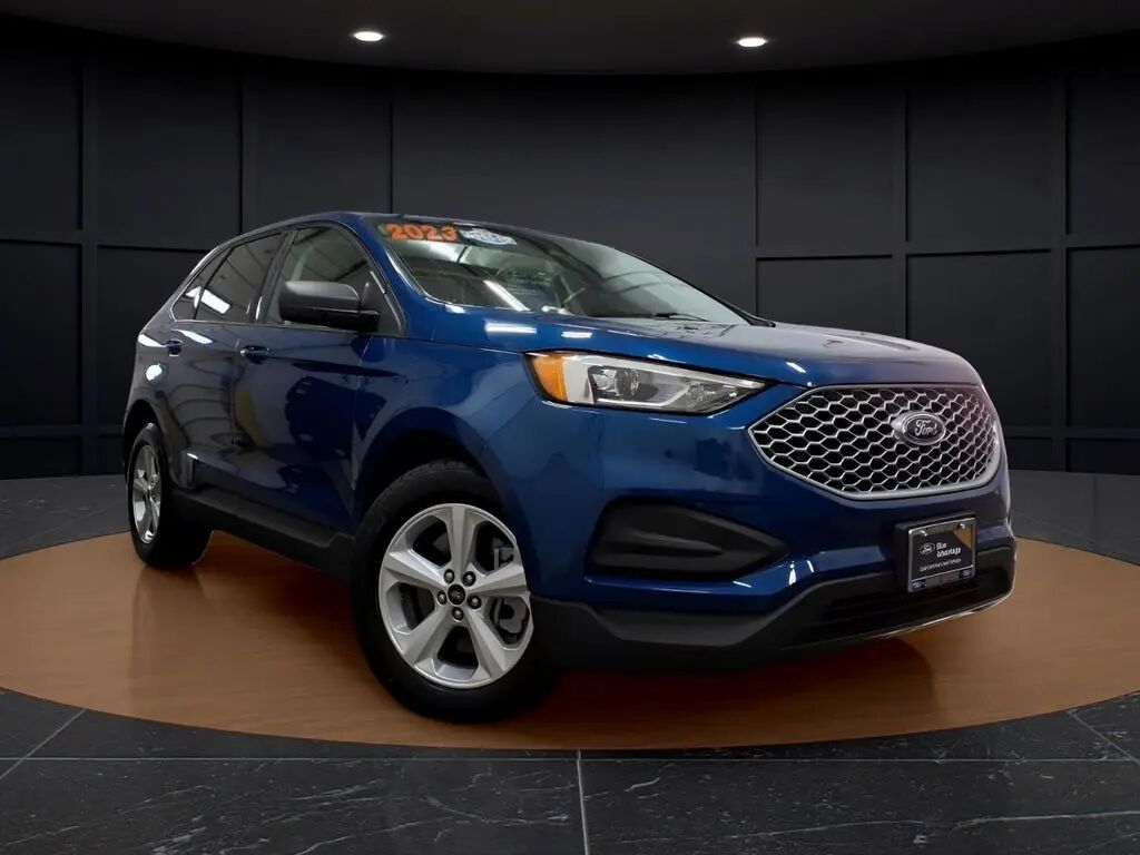 2023 Ford Edge SE — photo 1 of 13