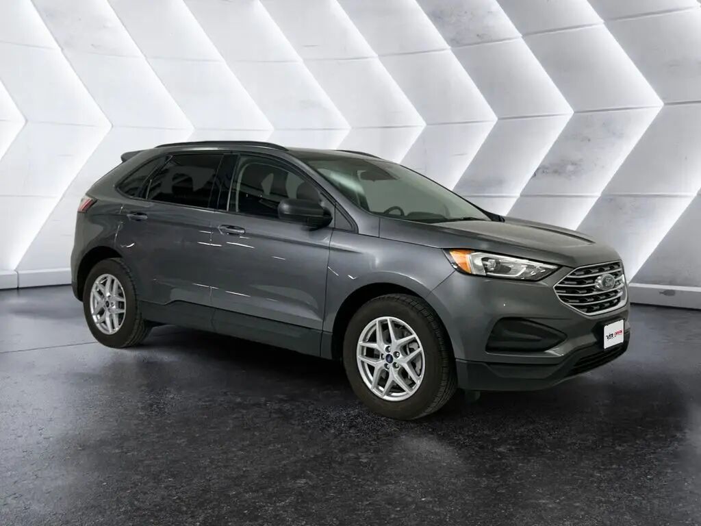 2022 Ford Edge SE — photo 1 of 13