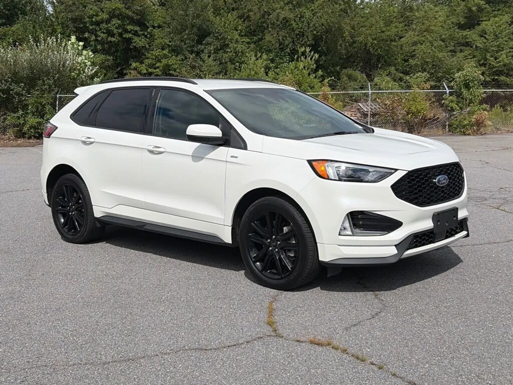 2022 Ford Edge ST-Line — photo 1 of 13
