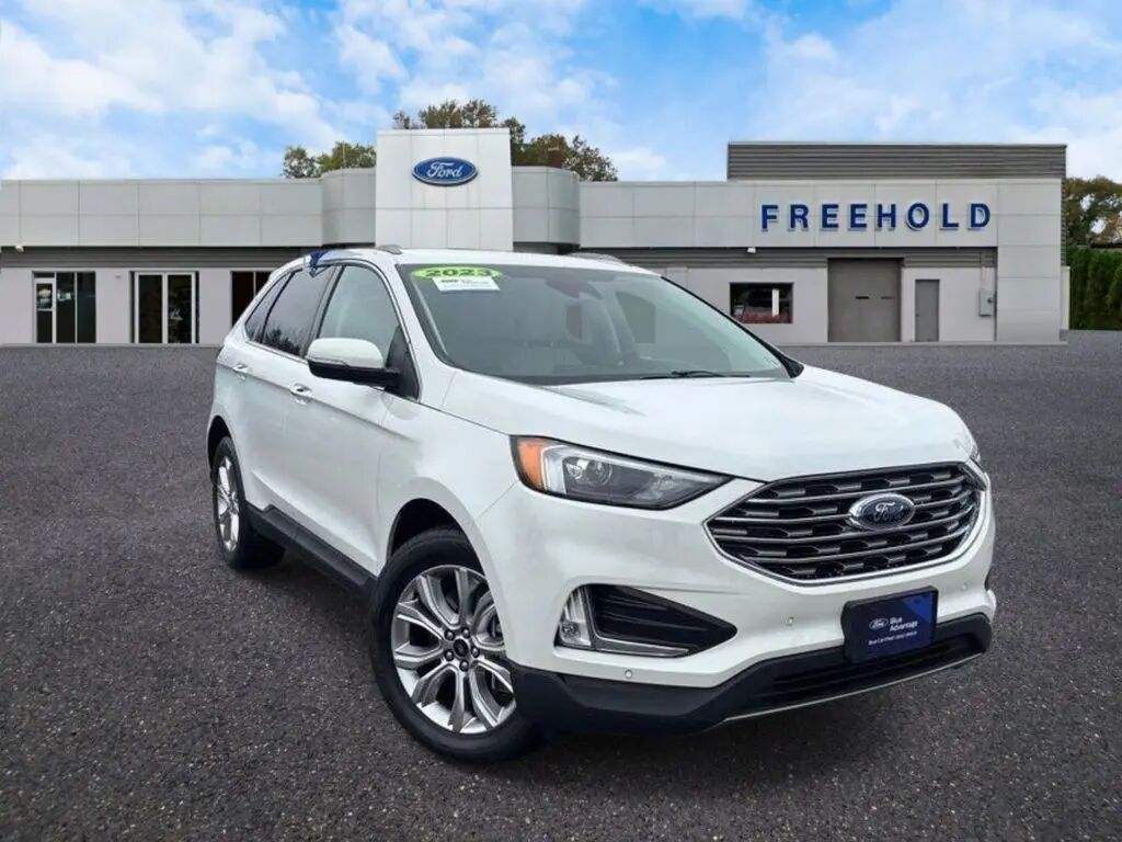 2023 Ford Edge Titanium — photo 1 of 13