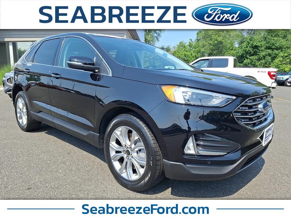 2024 Ford Edge Titanium — photo 1 of 4