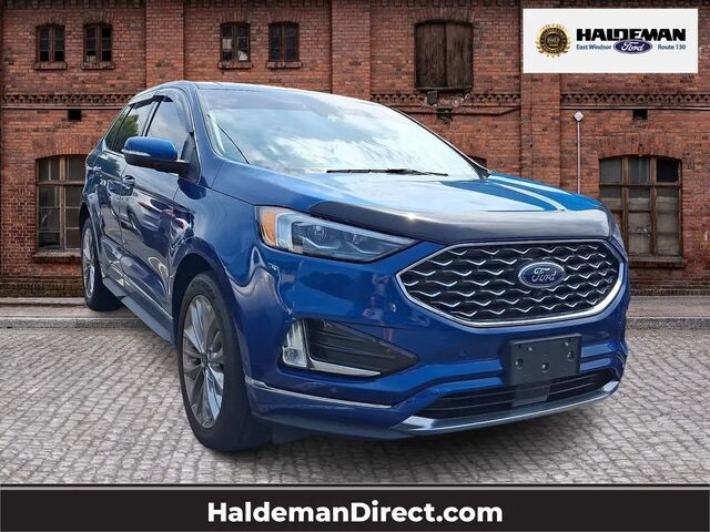 2022 Ford Edge Titanium